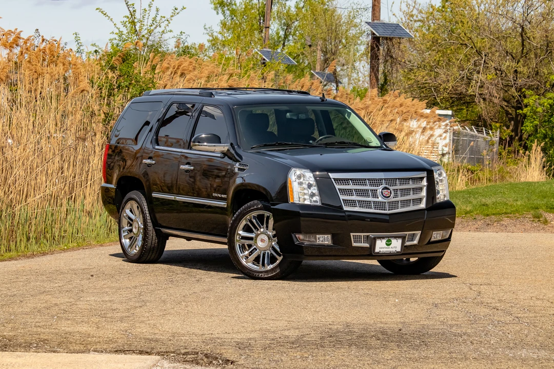 2011 Cadillac Escalade & EXT 3rd Gen - Image 3 of 31