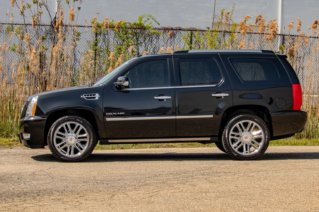 2011 Cadillac Escalade & EXT 3rd Gen - Image 18 of 31