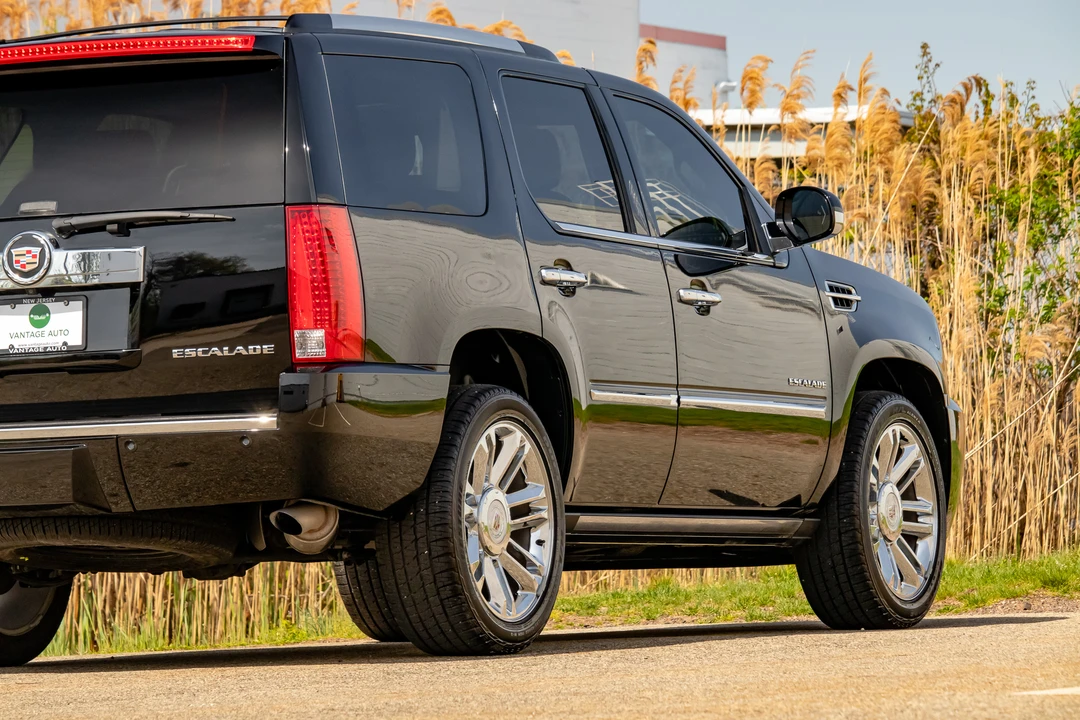2011 Cadillac Escalade & EXT 3rd Gen - Image 30 of 31