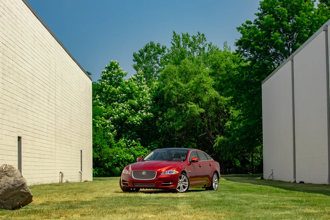 2011 Jaguar X351 XJ - Image 4 of 31