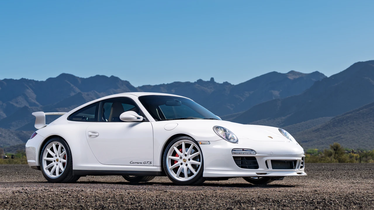 2011 Porsche 997 Carrera GTS - Image 10 of 31