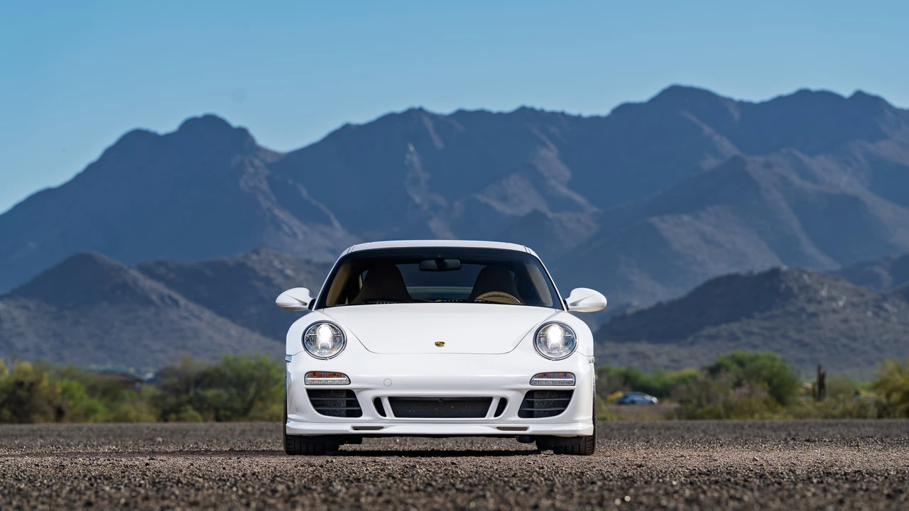 2011 Porsche 997 Carrera GTS - Image 11 of 31
