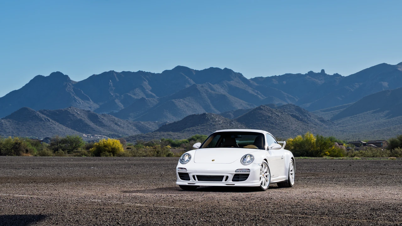 2011 Porsche 997 Carrera GTS - Image 4 of 31