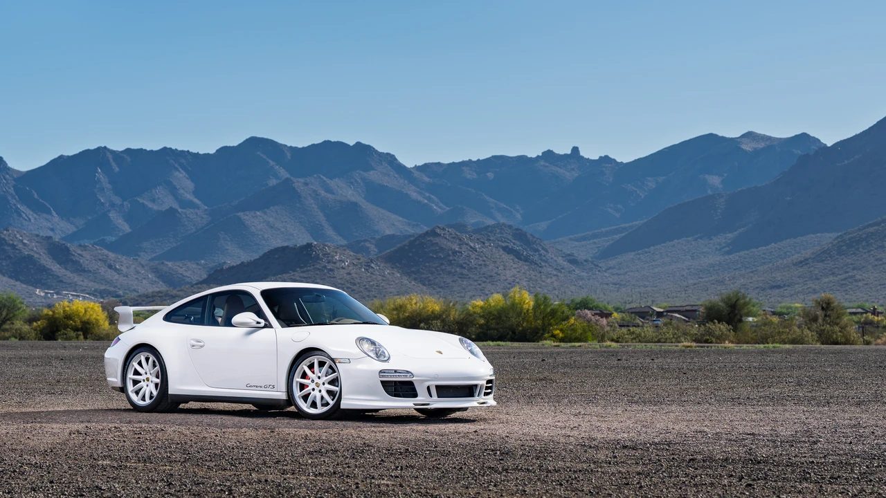 2011 Porsche 997 Carrera GTS - Image 9 of 31