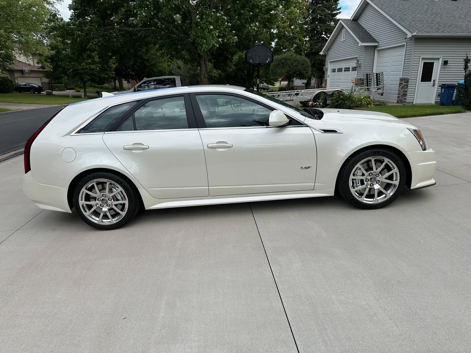 2012 Cadillac CTS-V 2nd Gen - Image 5 of 31