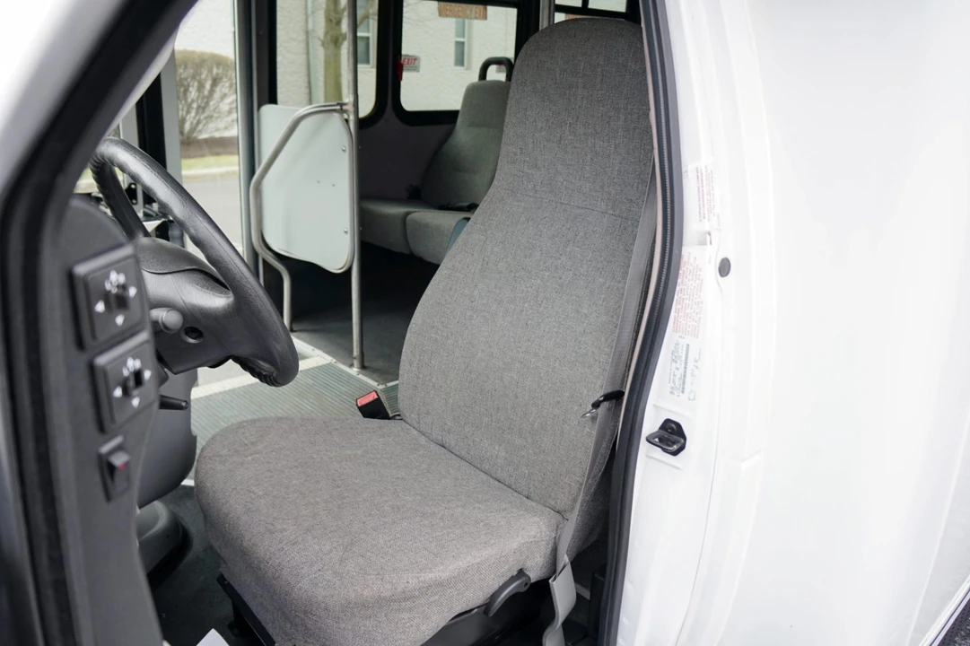 2012 Ford Econoline Van - Image 4 of 9