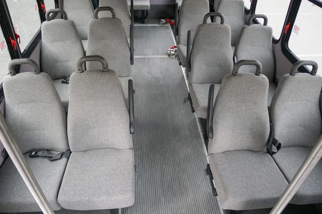 2012 Ford Econoline Van - Image 6 of 9