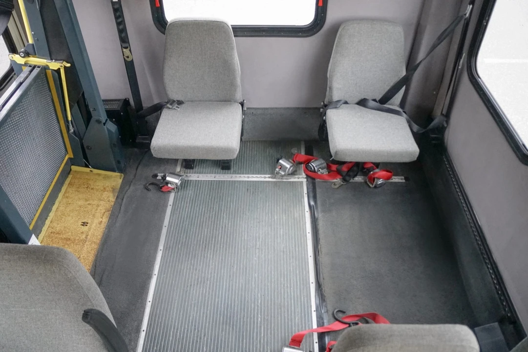 2012 Ford Econoline Van - Image 7 of 9