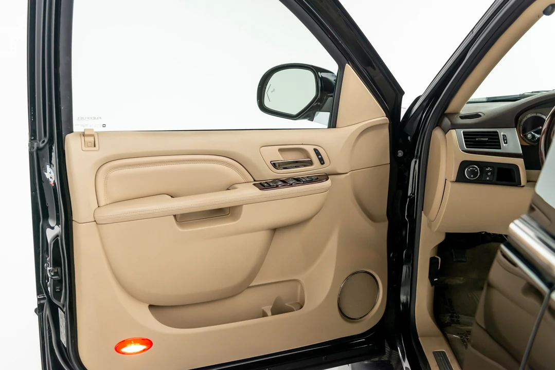 2013 Cadillac Escalade & EXT 3rd Gen - Image 30 of 31