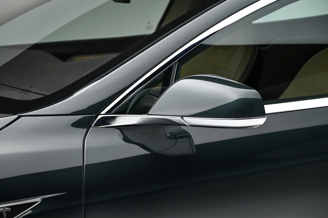 2013 Tesla Model S - Image 19 of 31