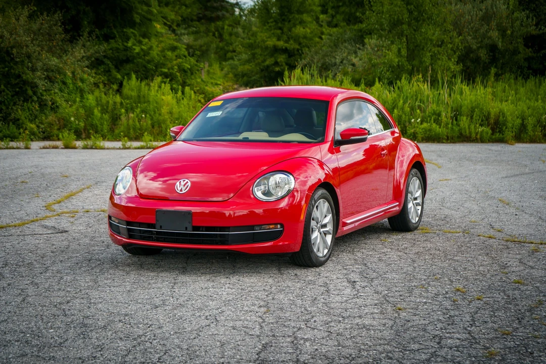 2013 Volkswagen A5 Beetle - Image 2 of 31
