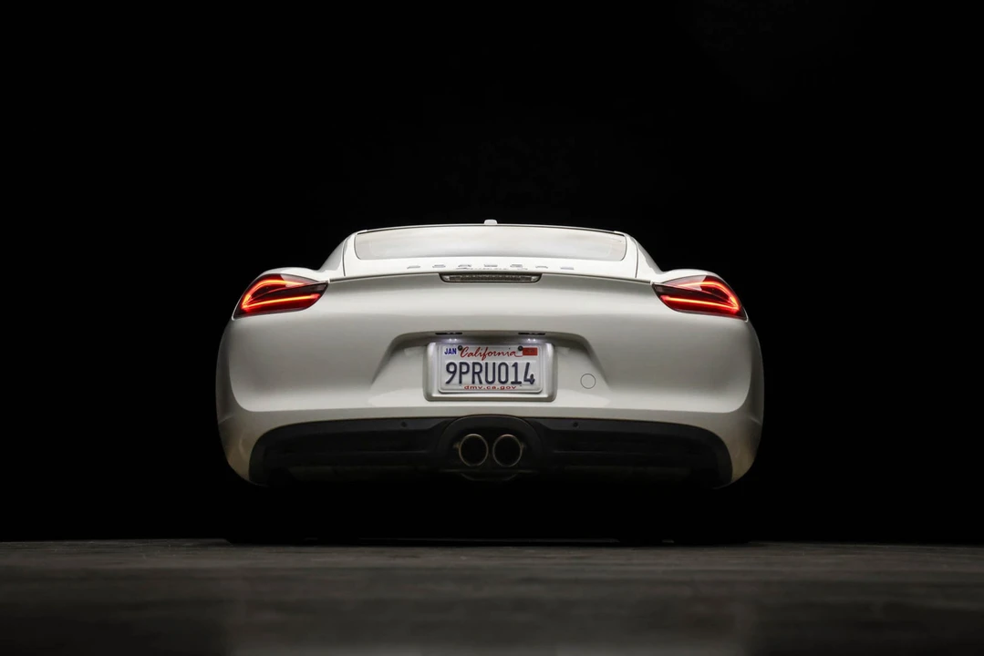 2014 Porsche 981 Cayman S - Image 23 of 31