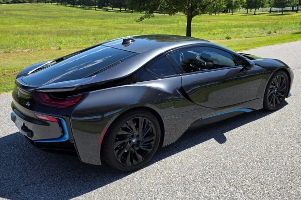 2015 BMW i8 - Image 2 of 7