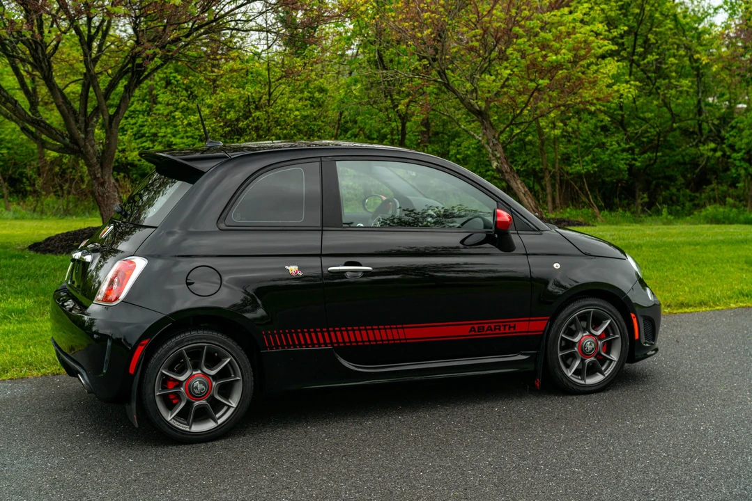2015 Fiat Abarth 500 - Image 27 of 31