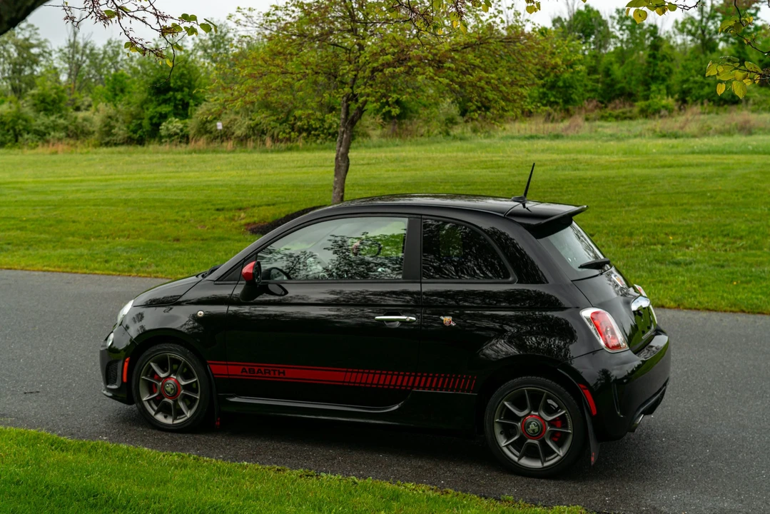 2015 Fiat Abarth 500 - Image 8 of 31