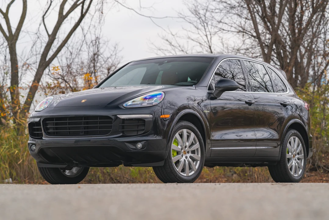 2015 Porsche 958 Cayenne S - Image 3 of 31