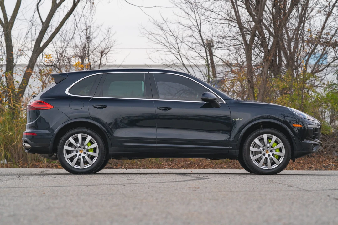 2015 Porsche 958 Cayenne S - Image 16 of 31