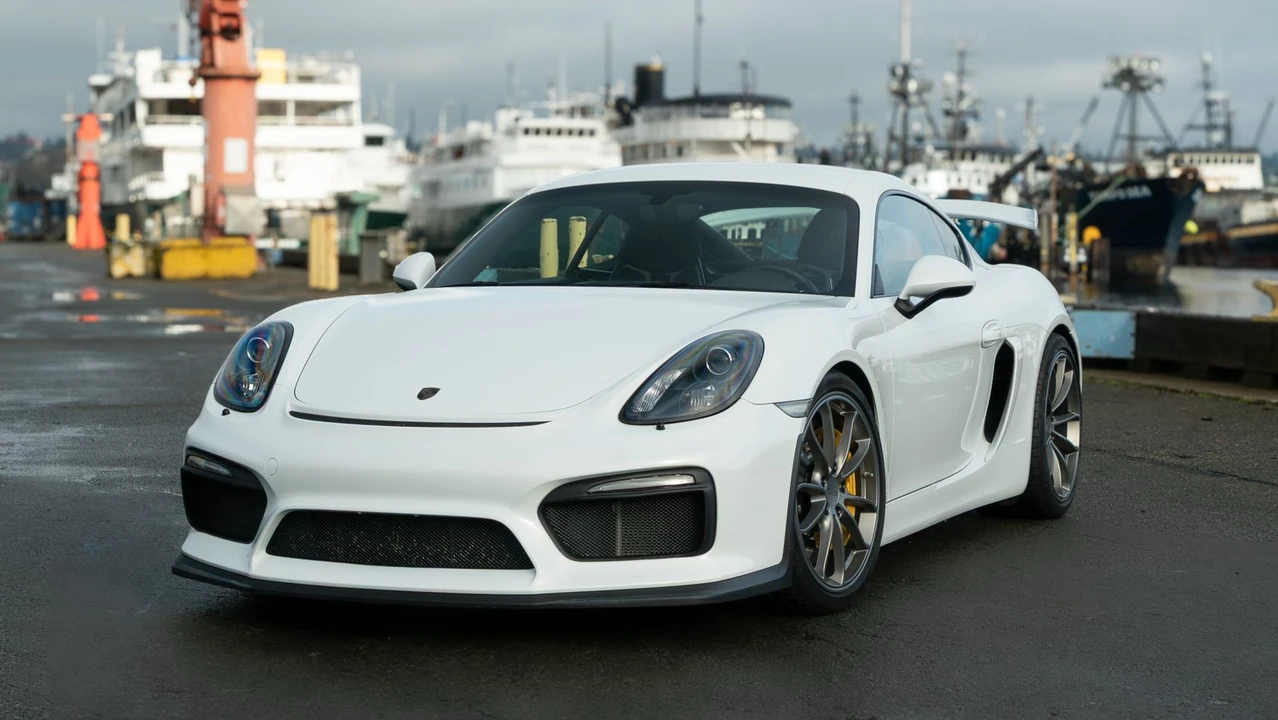 2016 Porsche 981 Cayman GT4 - Image 4 of 31