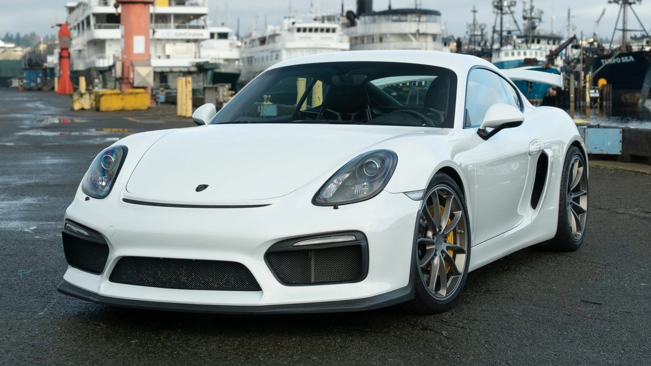 2016 Porsche 981 Cayman GT4 - Image 3 of 31