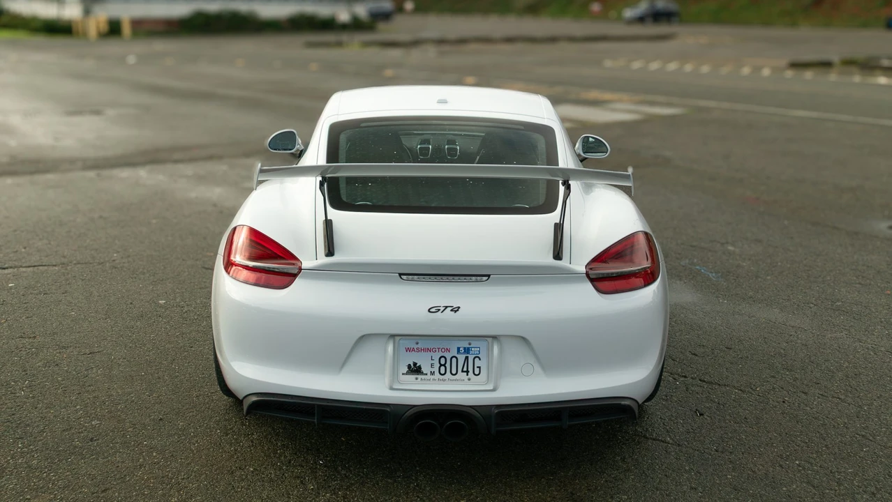 2016 Porsche 981 Cayman GT4 - Image 14 of 31