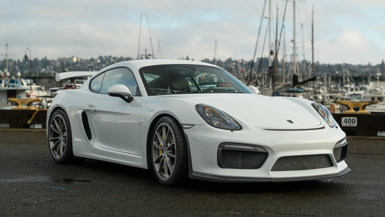 2016 Porsche 981 Cayman GT4 - Image 11 of 31
