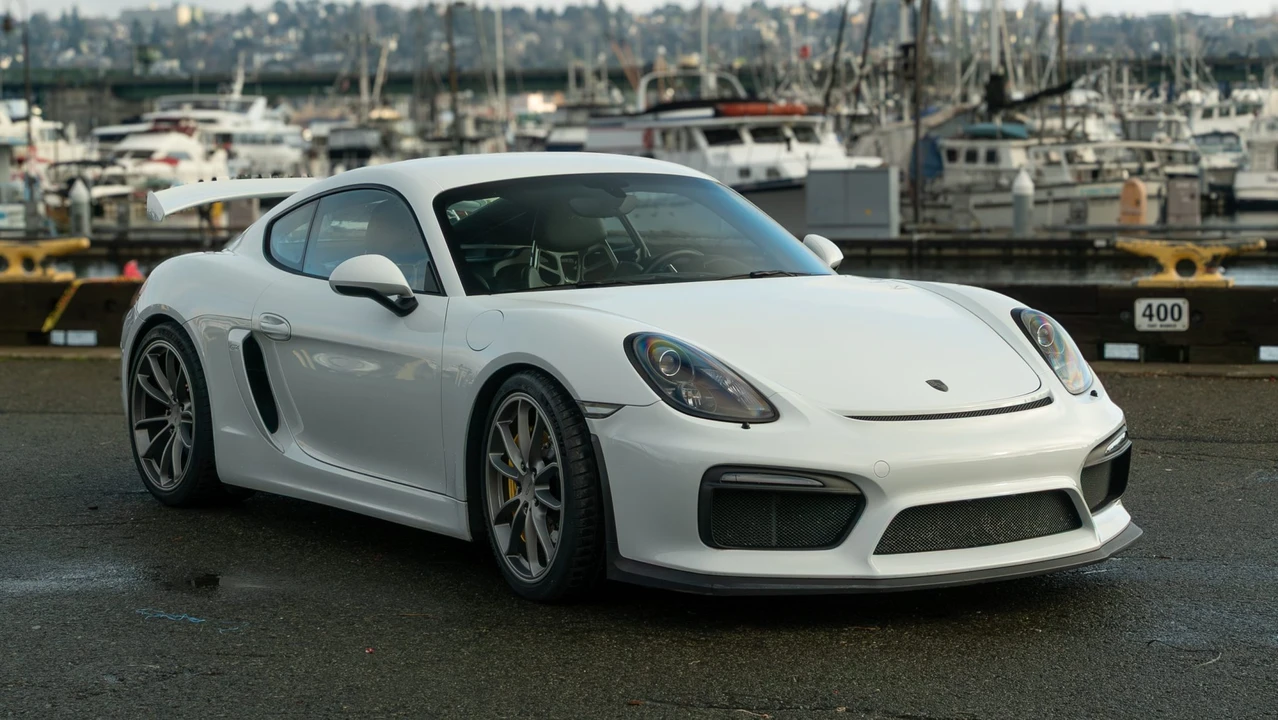 2016 Porsche 981 Cayman GT4 - Image 10 of 31