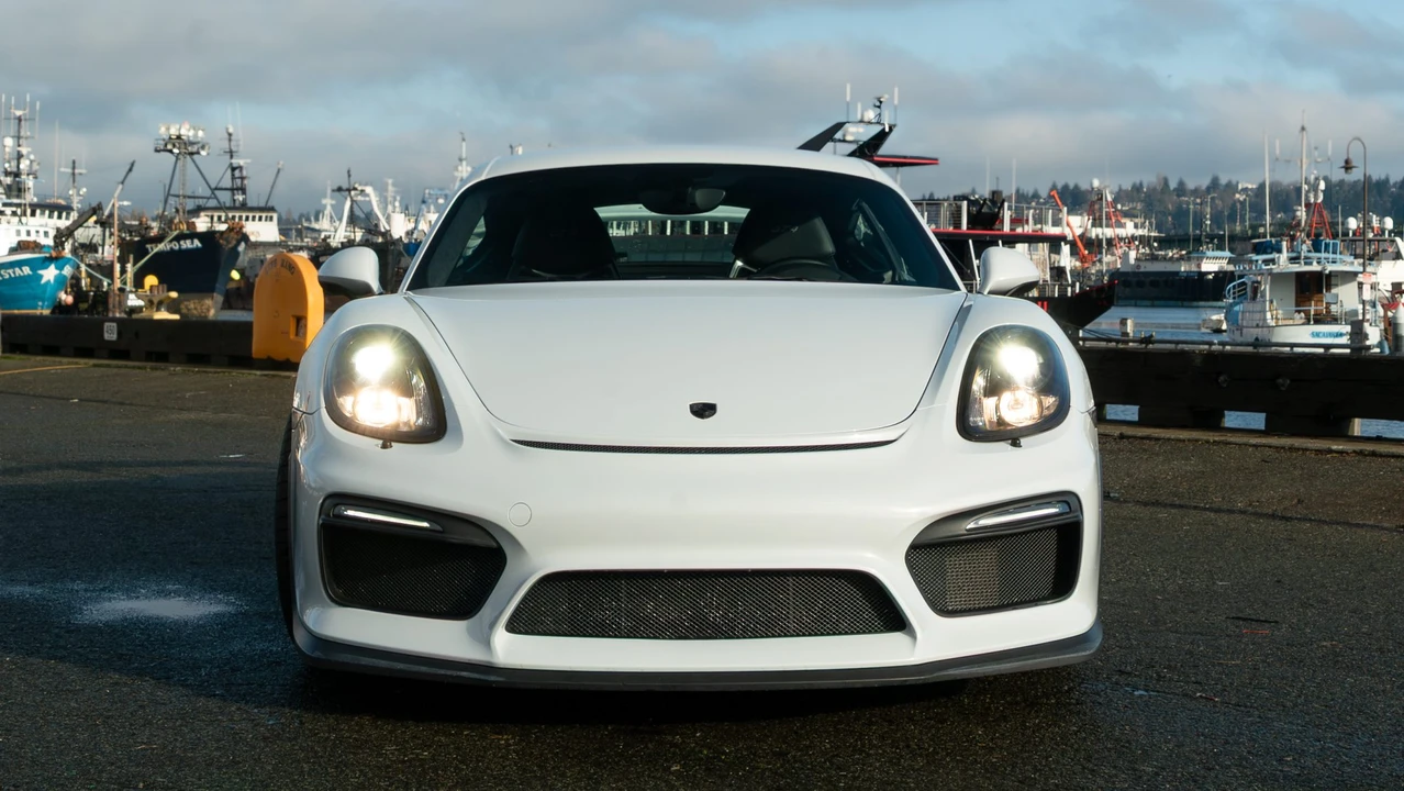 2016 Porsche 981 Cayman GT4 - Image 9 of 31