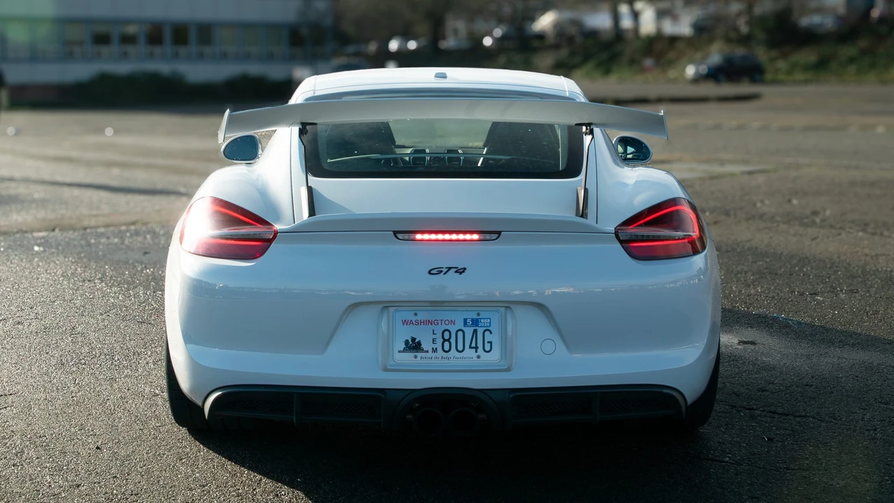 2016 Porsche 981 Cayman GT4 - Image 16 of 31