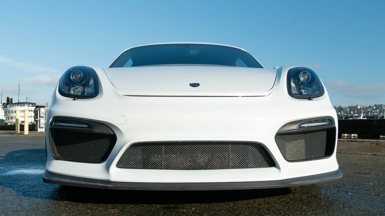 2016 Porsche 981 Cayman GT4 - Image 20 of 31