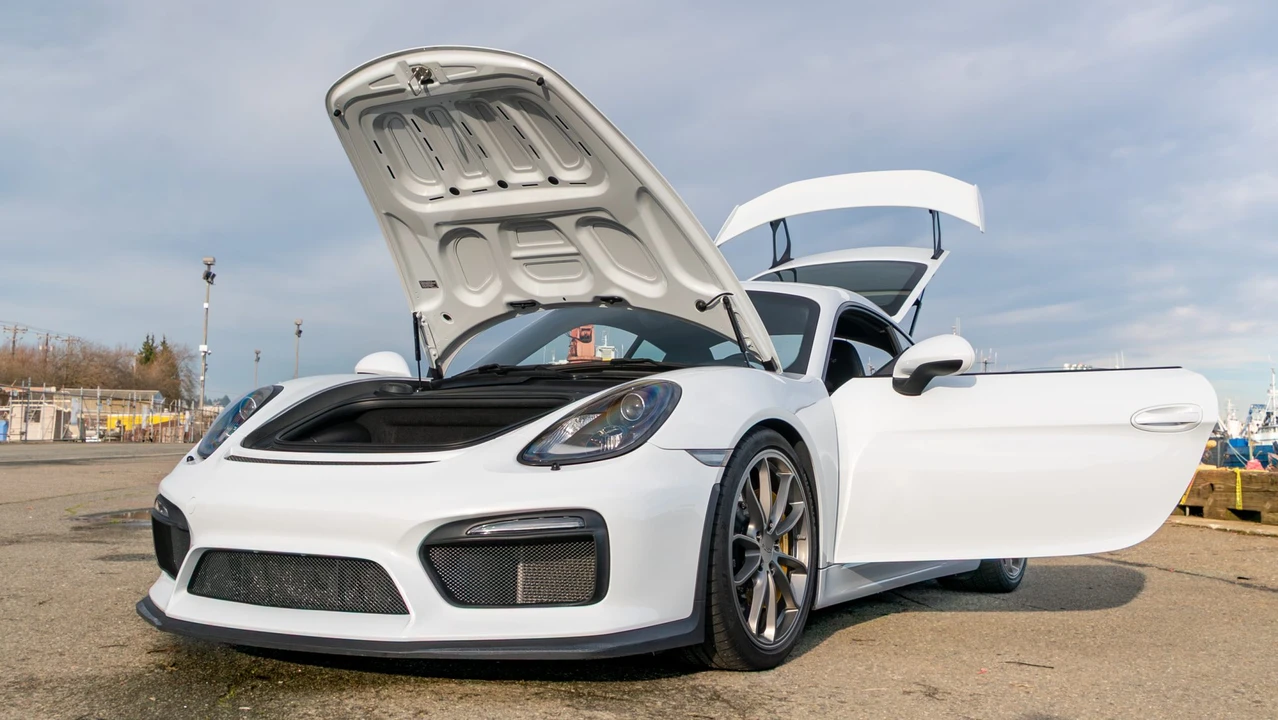 2016 Porsche 981 Cayman GT4 - Image 26 of 31