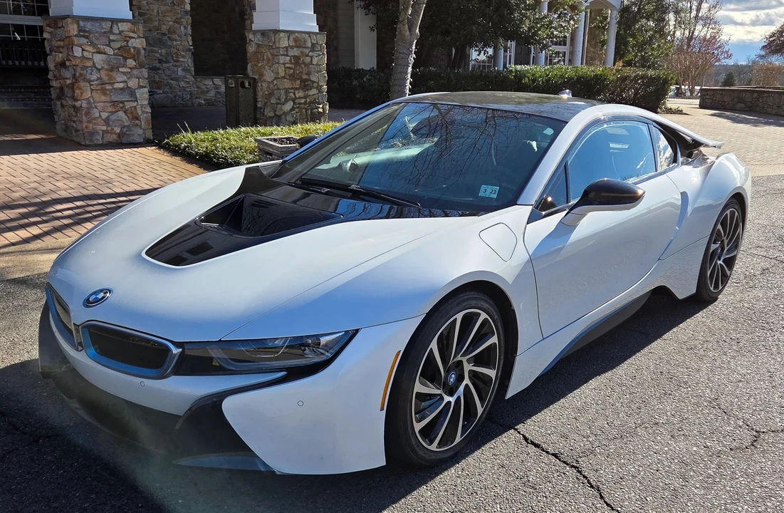 2017 BMW i8 - Image 3 of 6