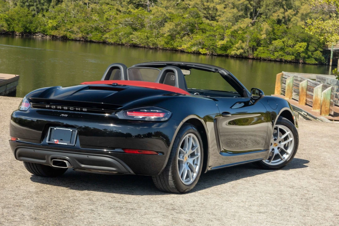2017 Porsche 718 Boxster - Image 12 of 31