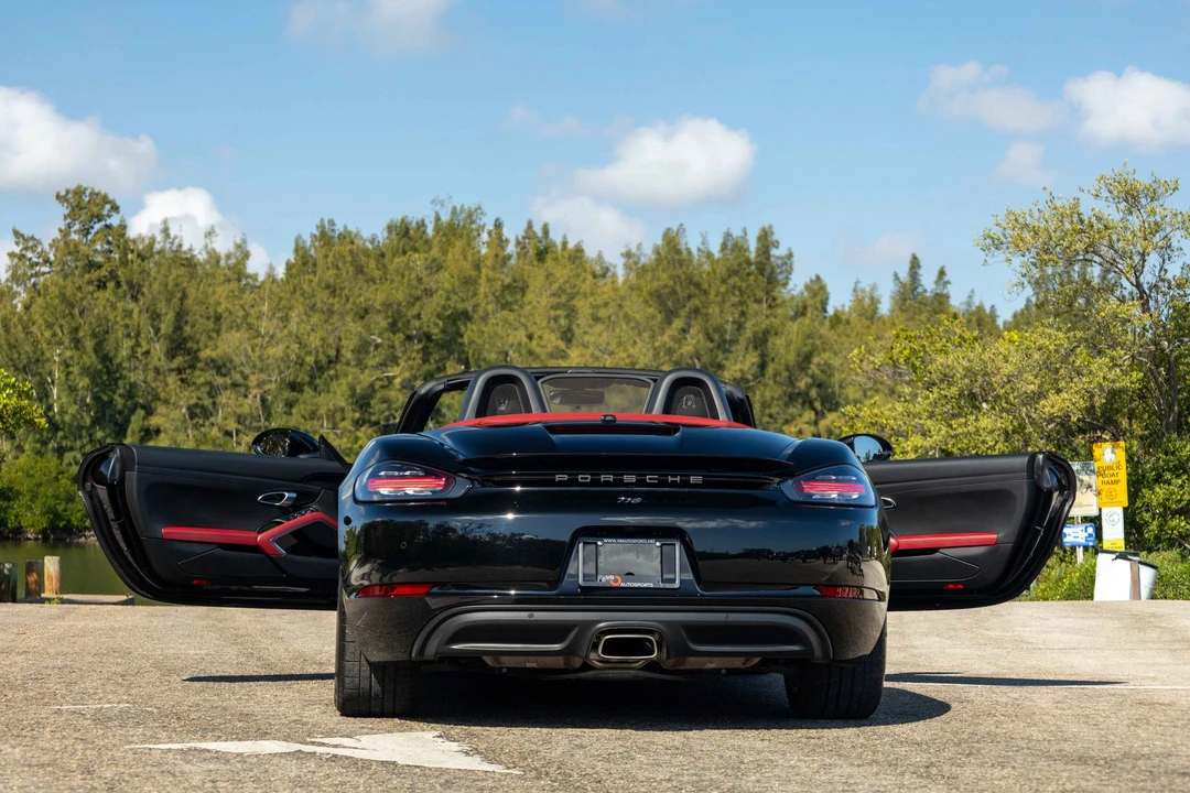 2017 Porsche 718 Boxster - Image 15 of 31