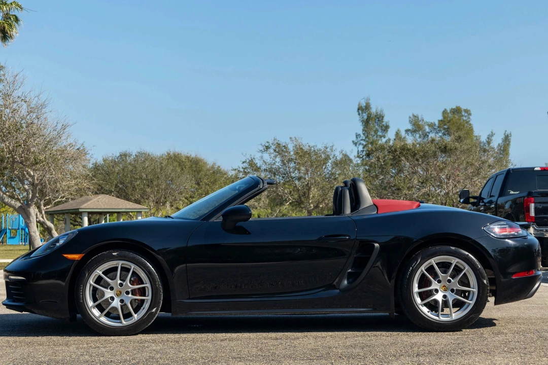 2017 Porsche 718 Boxster - Image 18 of 31