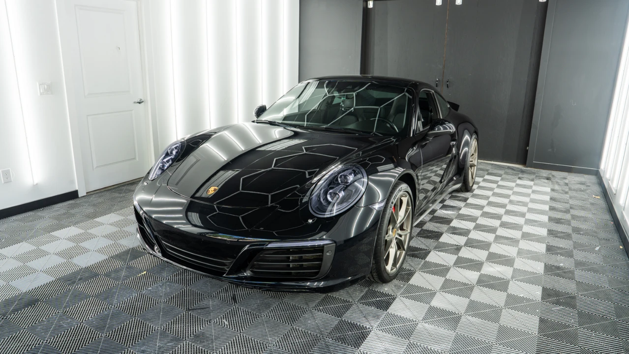 2017 Porsche 991 Carrera 4S - Image 2 of 31