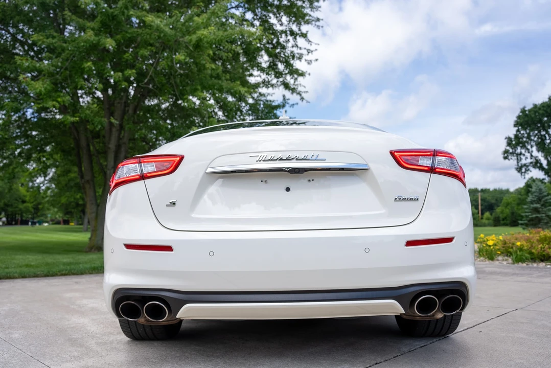 2018 Maserati Ghibli 3rd Gen - Image 19 of 31