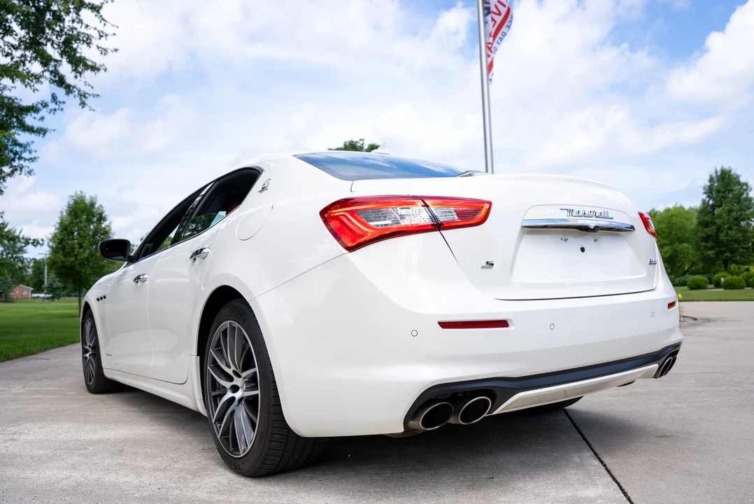 2018 Maserati Ghibli 3rd Gen - Image 14 of 31