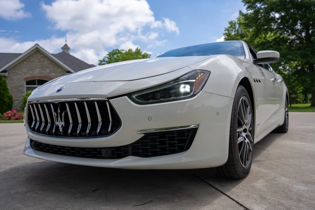 2018 Maserati Ghibli 3rd Gen - Image 2 of 31