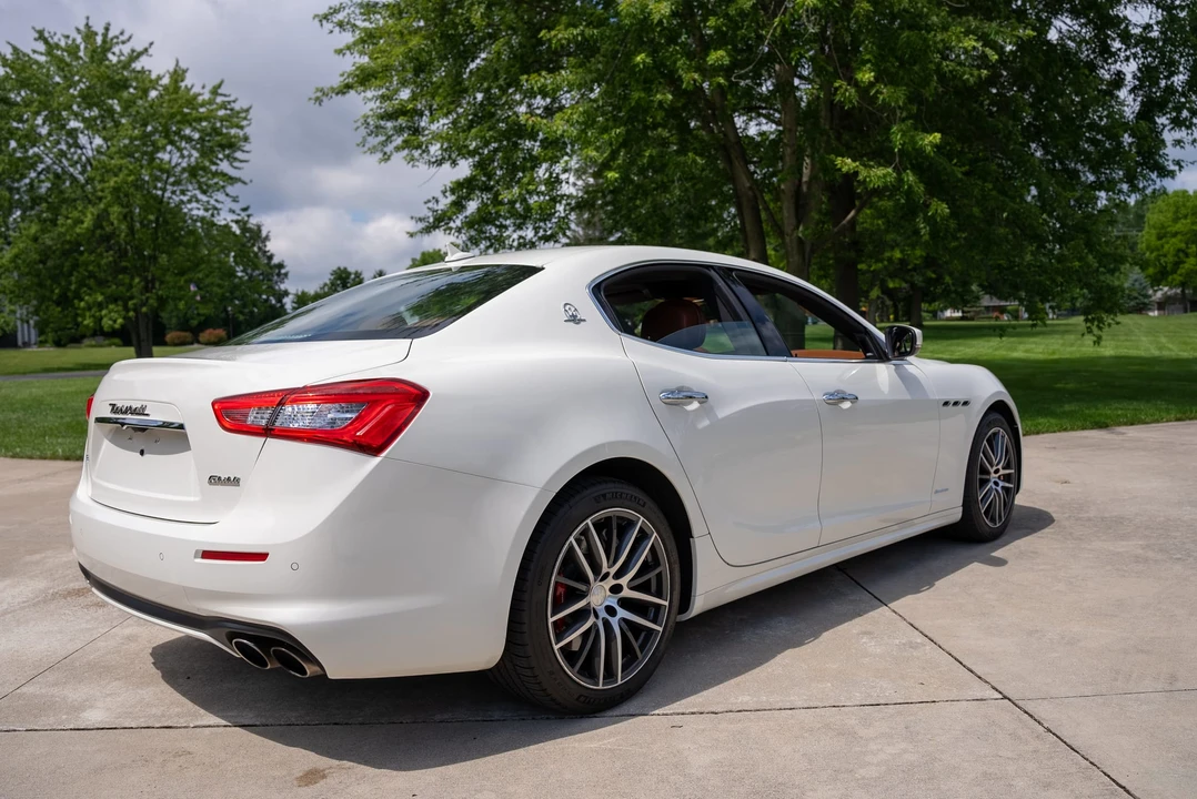 2018 Maserati Ghibli 3rd Gen - Image 24 of 31