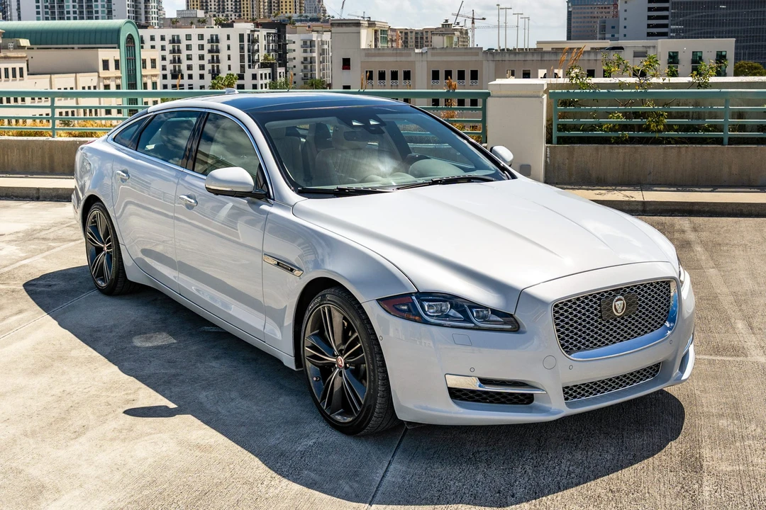 2019 Jaguar X351 XJR - Image 10 of 31