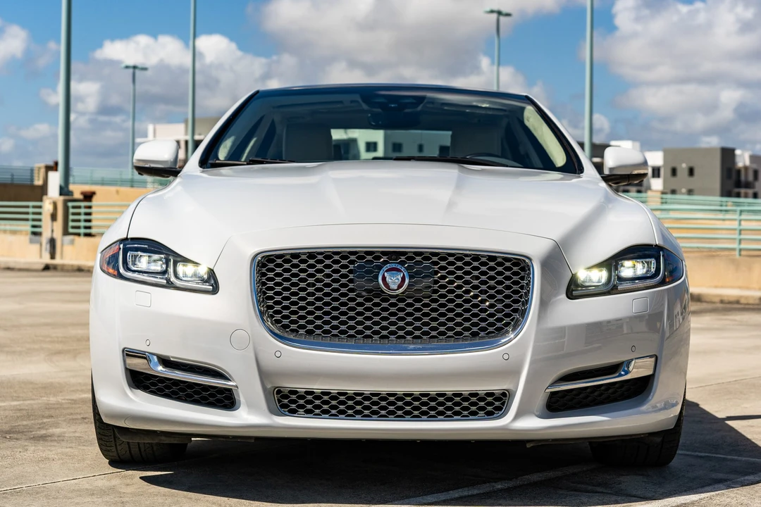 2019 Jaguar X351 XJR - Image 12 of 31