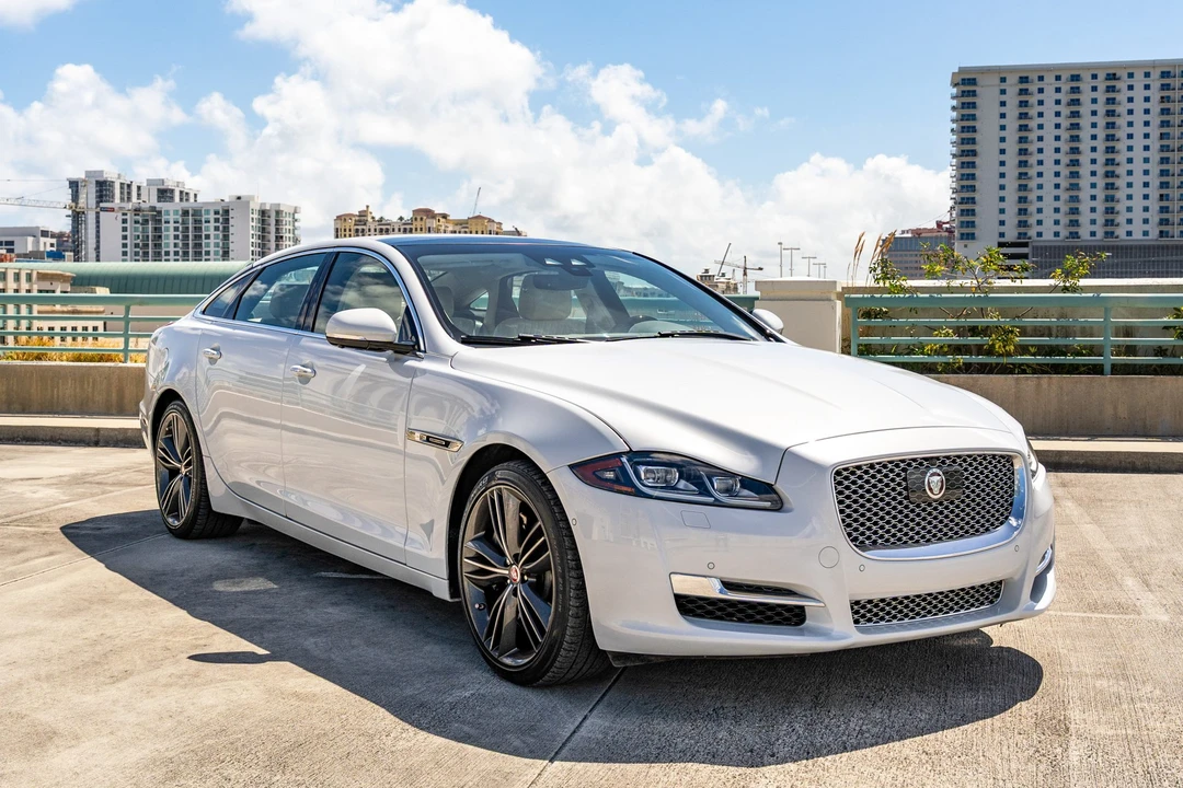 2019 Jaguar X351 XJR - Image 3 of 31