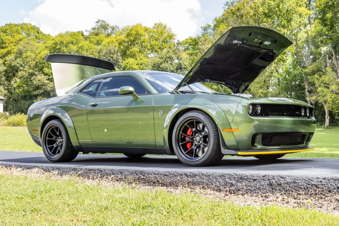 2023 Dodge Challenger SRT Hellcat 3rd Gen - Image 19 of 31