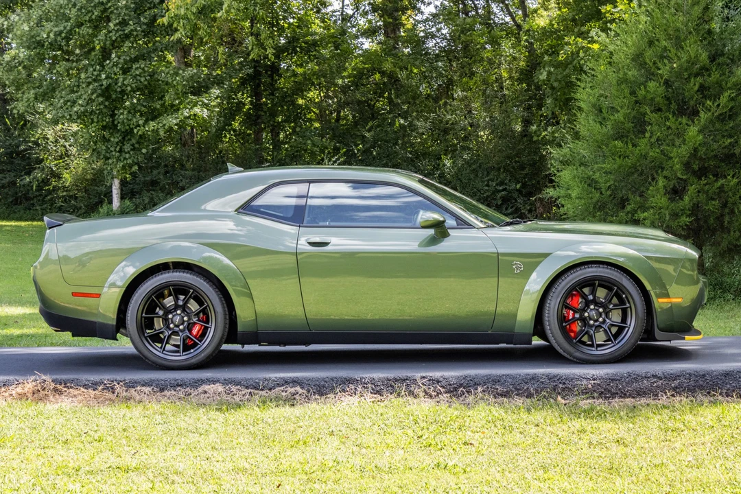 2023 Dodge Challenger SRT Hellcat 3rd Gen - Image 8 of 31