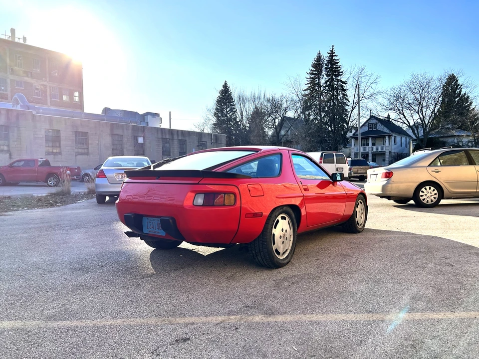 1985 Porsche 928 S - Image 12 of 31