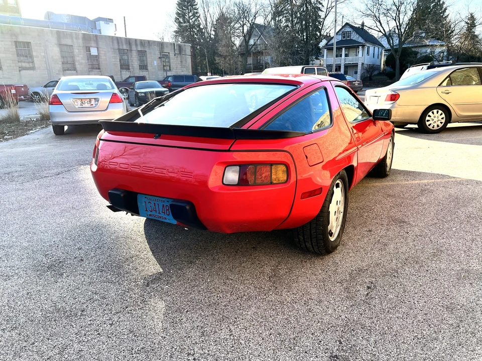 1985 Porsche 928 S - Image 13 of 31