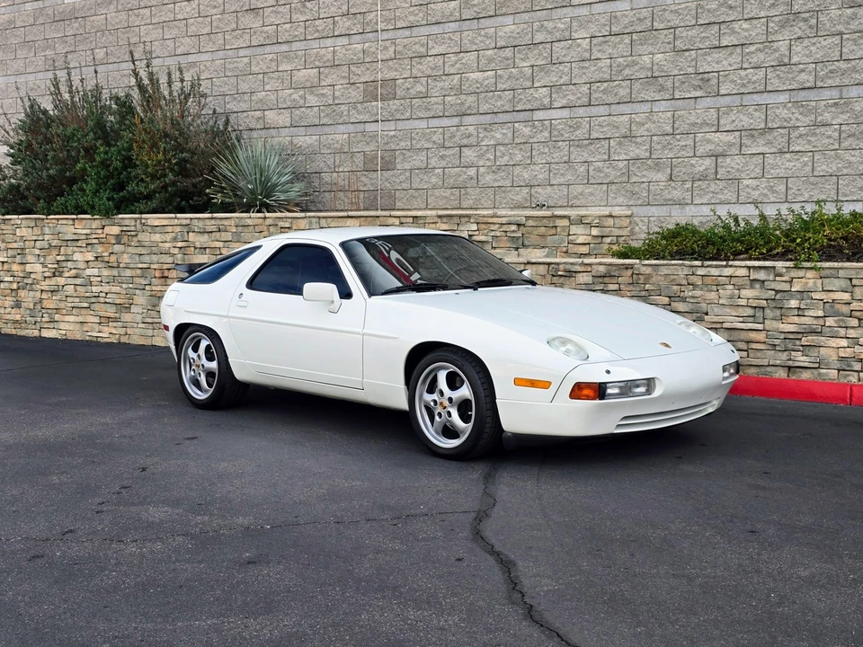 1988 Porsche 928 S4 - Image 2 of 31