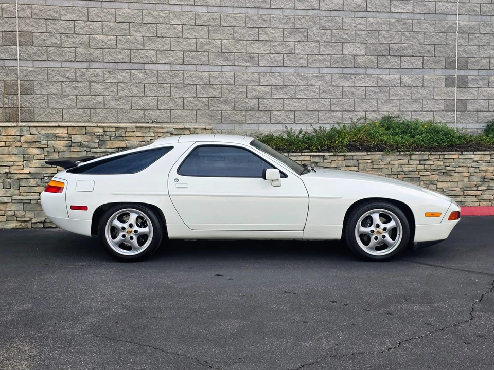 1988 Porsche 928 S4 - Image 26 of 31