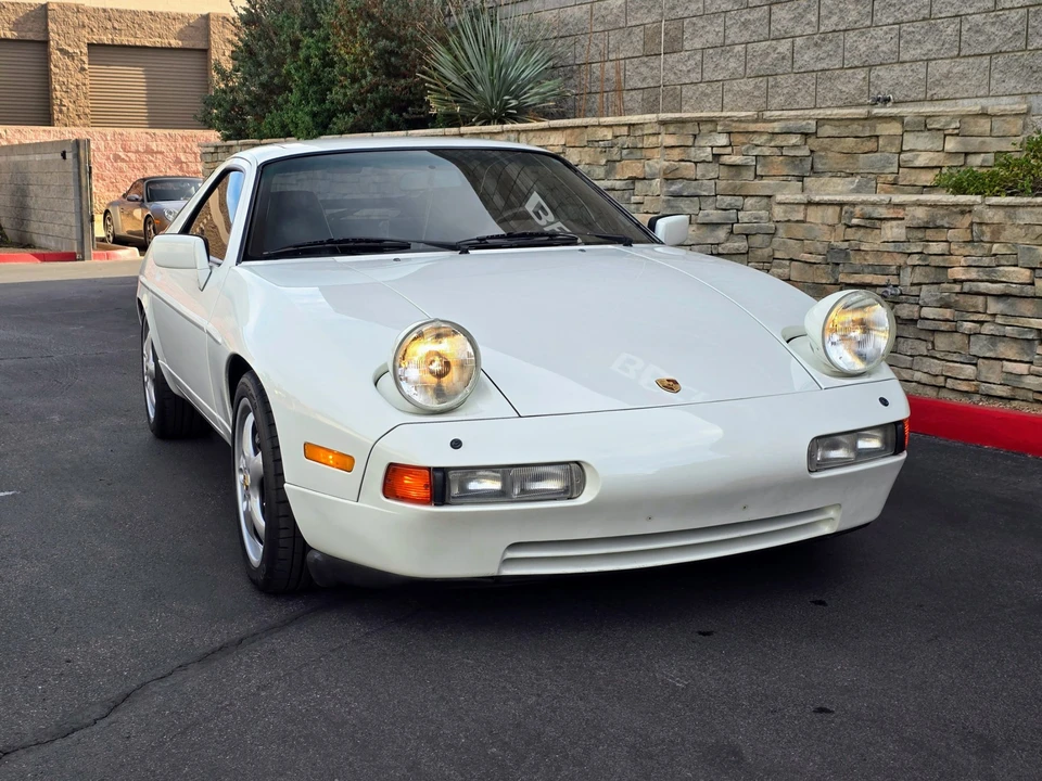 1988 Porsche 928 S4 - Image 9 of 31