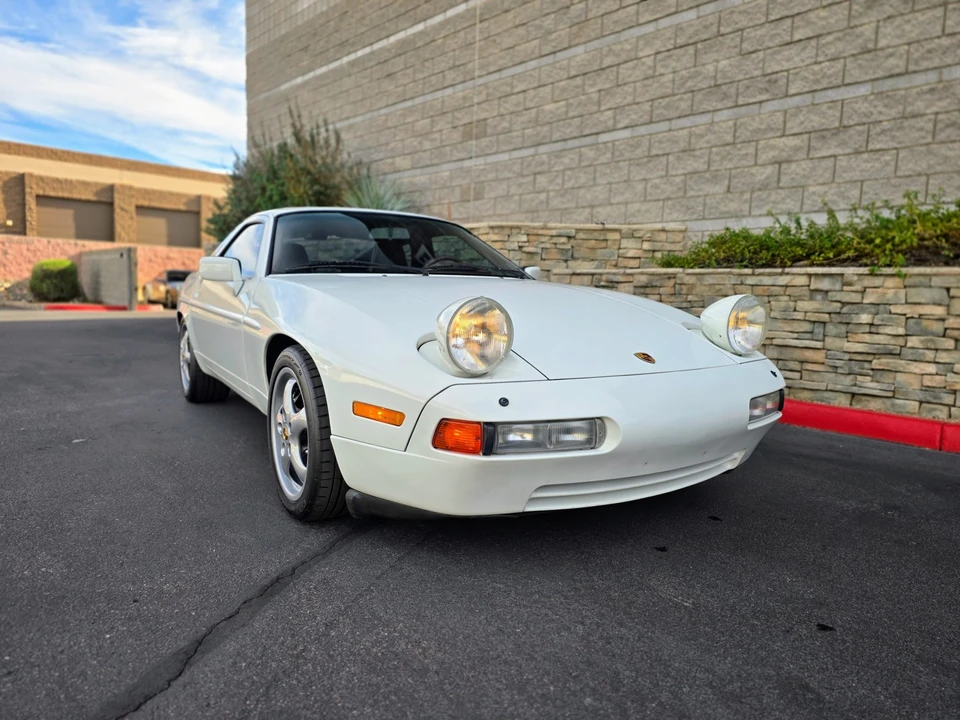 1988 Porsche 928 S4 - Image 8 of 31